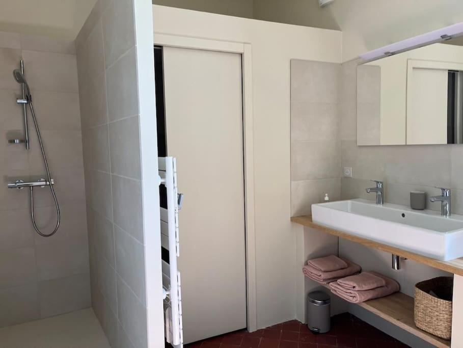 La Planette Villa Венаск Екстериор снимка